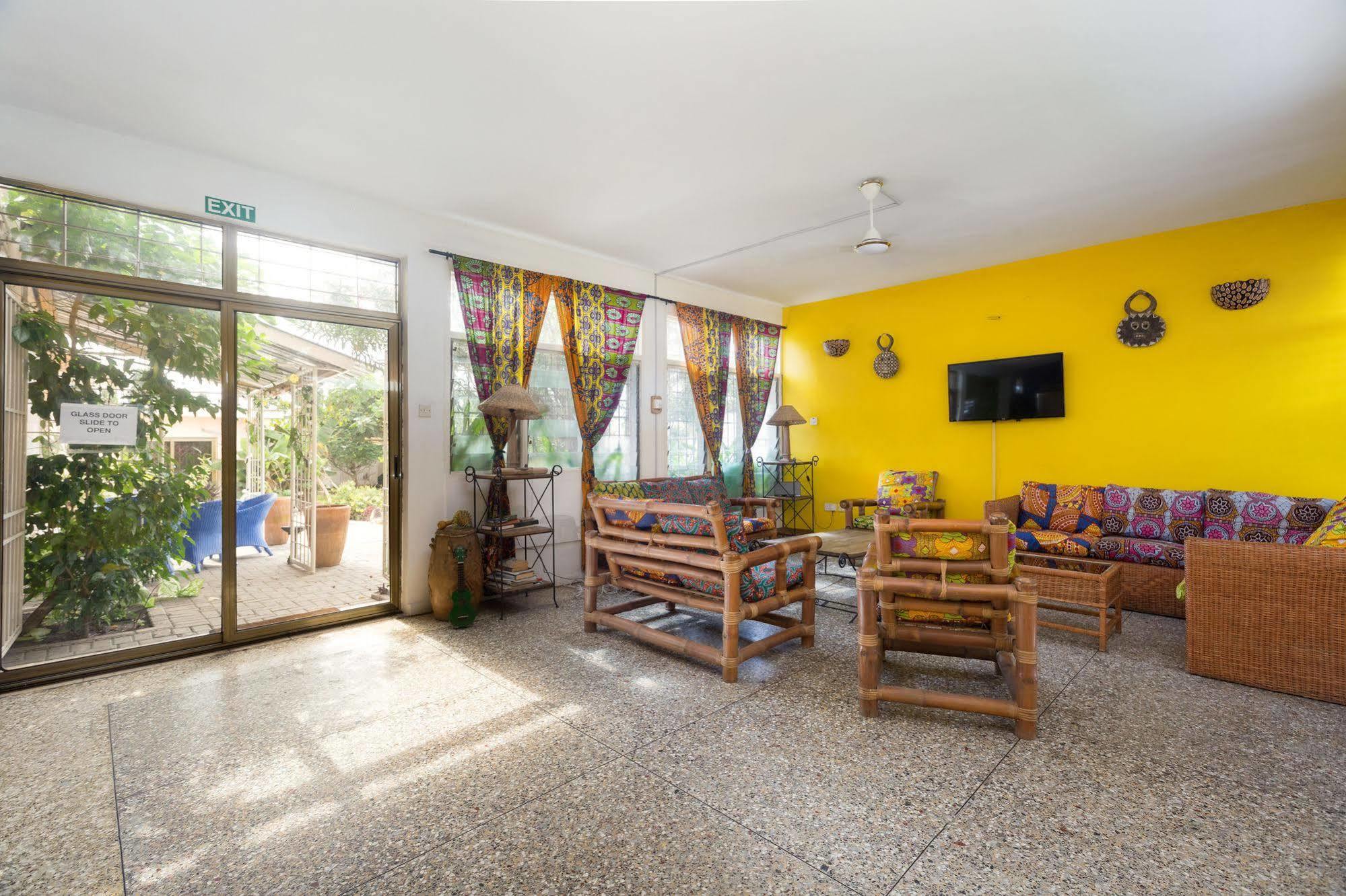 Agoo Hostel (Adults Only) Acra Exterior foto